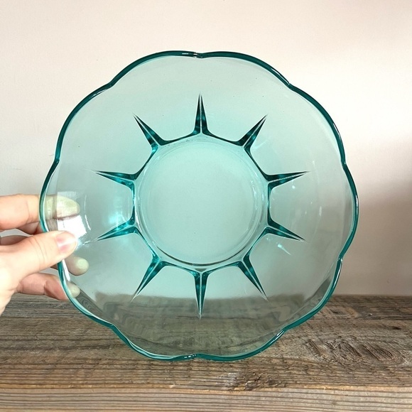 Vintage Anchor Hocking Aqua glass bowl - Picture 3 of 5